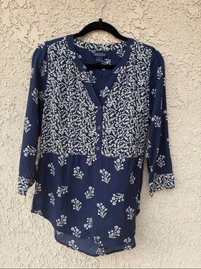 Lucky Brand Navy and White Floral V-Neck Tunic